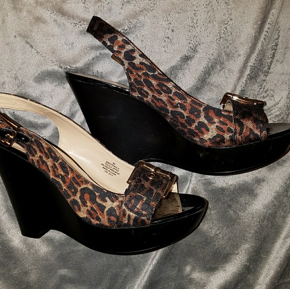 Nine West size 9 womens wedge shoe - Picture 6 of 7